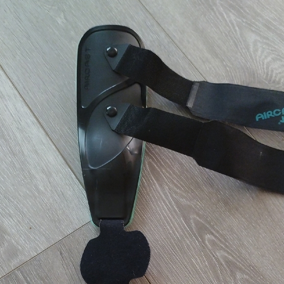 Black Ankle Support Brace - Picture 7 of 9
